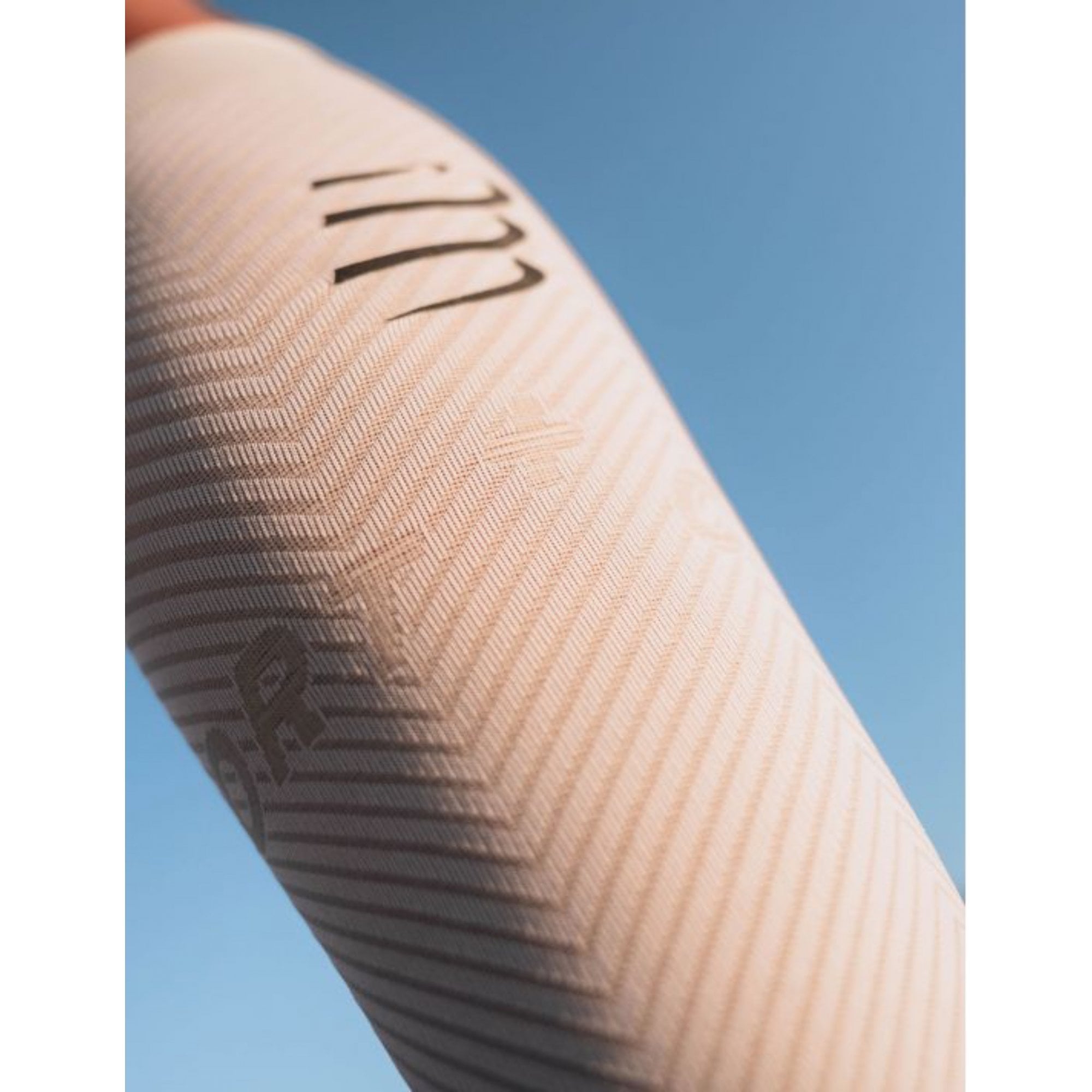 R2 Oxygen Compression Calf Guards
